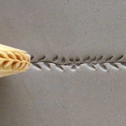 MKM Finger Roller Vines With Leaves & Flowers