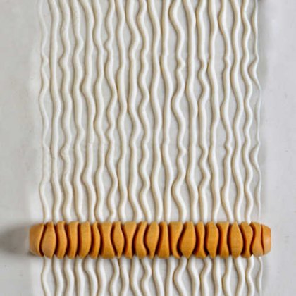 MKM Vertical Lines Wooden Hand Roller HR-02