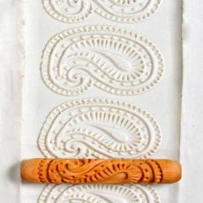 MKM Elvis Paisley Wooden Hand Roller HR-39